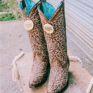 Women’s corral boots 7.0